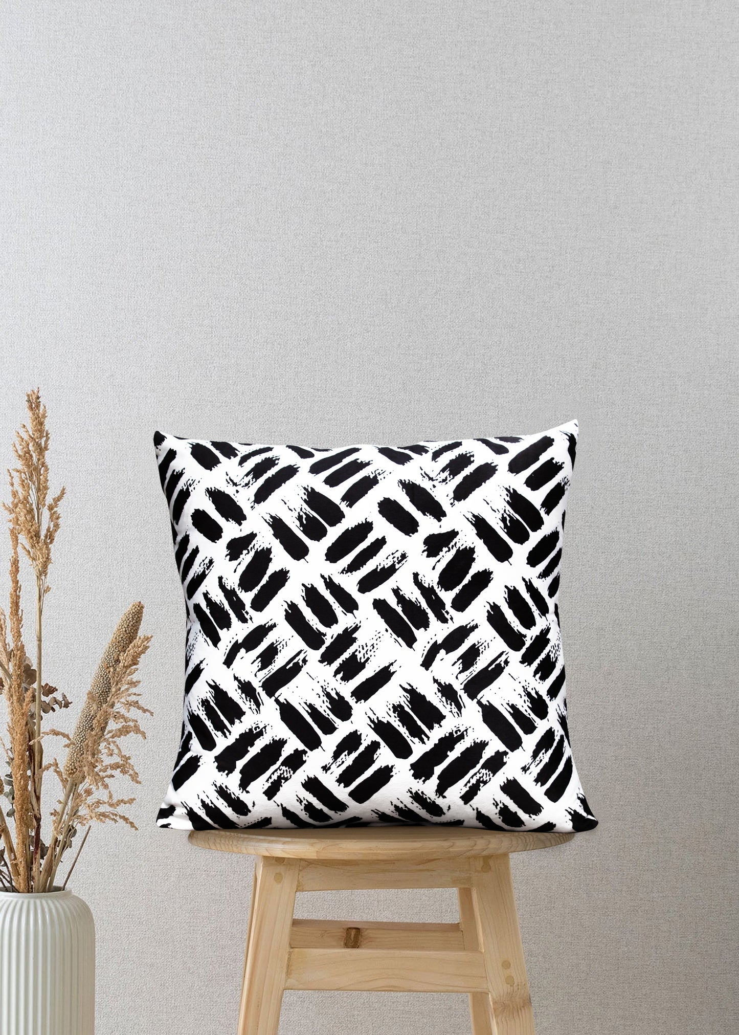 Zigzag Pulse – Give Your Minimalist Space a Bold Black & White Edge (17 x 17 inches)